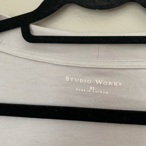 Flat grey cardigan - Picture 2 of 4